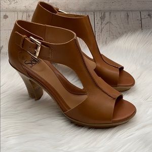 Sofft Camel Leather Heeled Sandals with Buckle 7.5